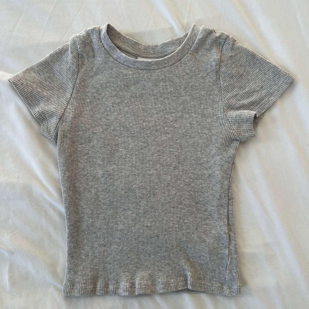 Aritzia TNA Gray Ribbed Tee